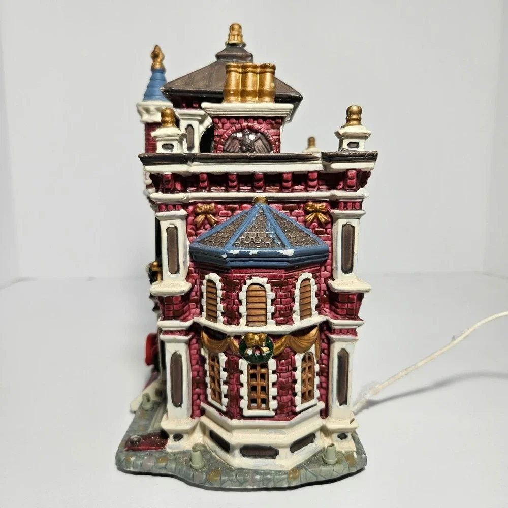 Lemax Caddington Village Engine House No 8 Lighted Christmas Building 55228